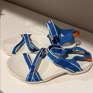 TEVA Vera Walking Sandals Blue & Orange Size 7.